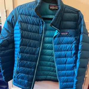 Women’s Patagonia XS full zip puffer jacket
